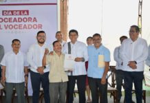 Entrega Salomón Jara Cruz beneficios a personas voceadoras de Oaxaca