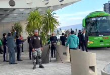 Selección de Sudáfrica aterriza en México y es recibida con mariachis