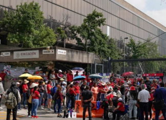 Inicia reunión entre CNTE, Segob, SEP e ISSSTE; maestros condicionan el diálogo