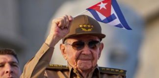 Raúl Castro reaparece en público tras acusación penal en EU