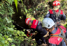 Recupera Bomberos cuerpo en zona de difícil acceso en Itundujia