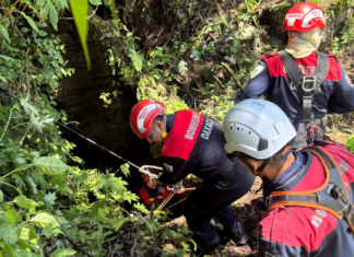 Recupera Bomberos cuerpo en zona de difícil acceso en Itundujia