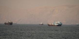 Tras acuerdo, aumenta el tránsito de petróleo por el estrecho de Ormuz