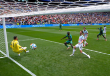 Bélgica vence a Senegal con un polémico penalti en tiempo extra