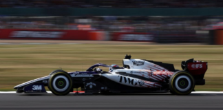 Checo Pérez termina en último lugar la carrera sprint del GP de Gran Bretaña