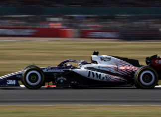 Checo Pérez termina en último lugar la carrera sprint del GP de Gran Bretaña
