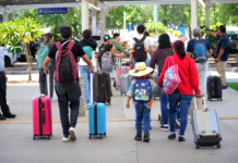 Miles de turistas llegan a Oaxaca para disfrutar la Guelaguetza 2026