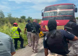Atacan a balazos autobús de pasajeros en carretera del Istmo de Tehuantepec