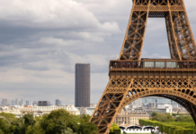 Torre Eiffel y el Museo del Louvre sufren por ola de calor en Francia