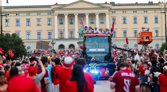 Haaland y la selección de Noruega son recibidos por el rey de su país