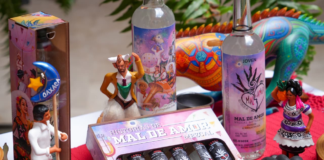 Presentan botella de mezcal conmemorativa Guelaguetza 2026