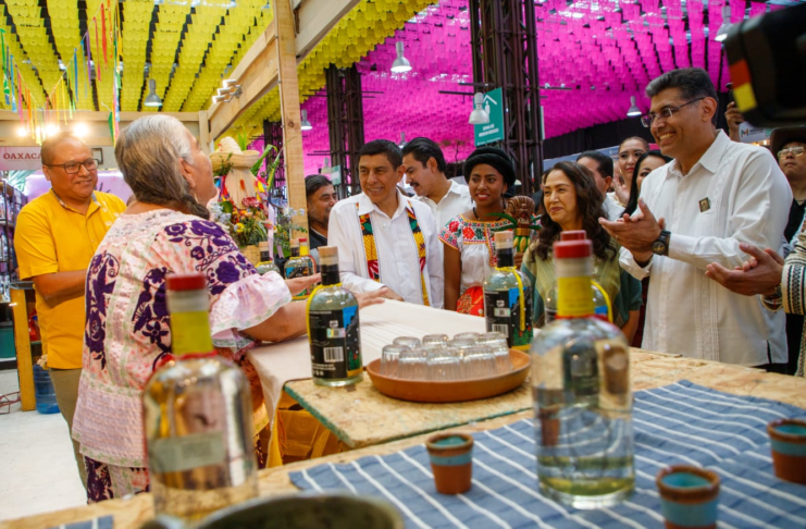 Inauguran la Feria del Mezcal y de Artesanías en el marco de la Guelaguetza 2026