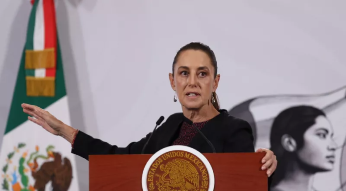 Sheinbaum anuncia foros sobre el uso de teléfonos en escuelas