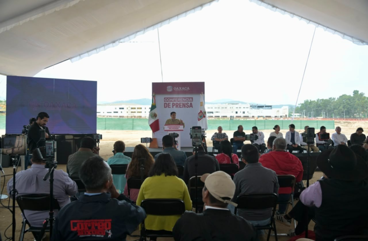 Anuncian más obras y acciones distribuidas en las ocho regiones de la entidad