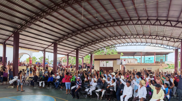 Liberan Palacio Municipal de Santa Catarina Mechoacán tras siete meses de conflicto