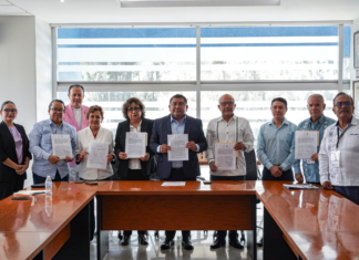 Firman acuerdo la UABJO y la CIDHPDA para fomental la cultura de paz