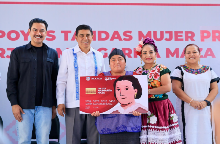 Con microcréditos y apoyos sociales, fortalecen a mujeres emprendedoras de Oaxaca