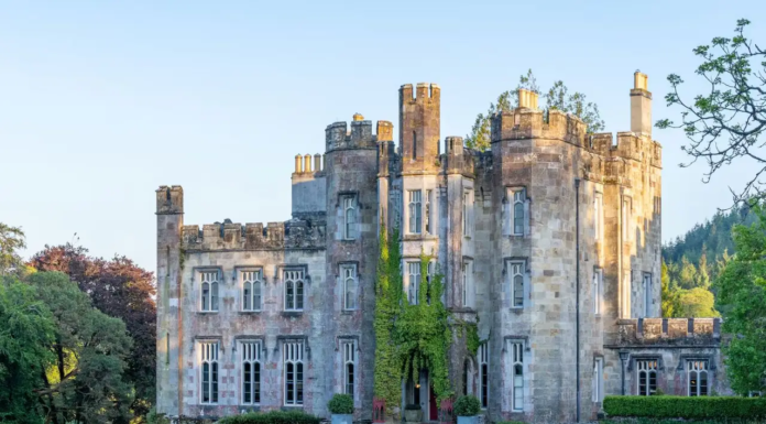 Compra Mark Zuckerberg el castillo de Strancally en Irlanda
