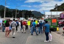 Bloquean nuevamente la Tlaxiaco-Yucudaa; exigen conectar a más de 250 familias