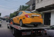Recuperan vehículo usado como taxi en Salina Cruz, con reporte de robo
