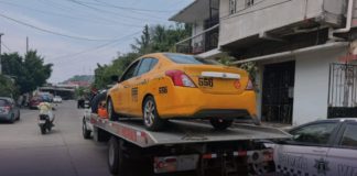 Recuperan vehículo usado como taxi en Salina Cruz, con reporte de robo