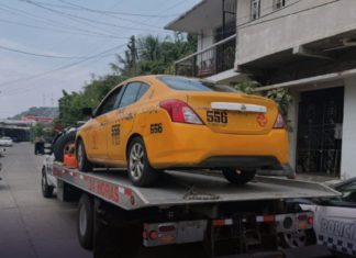 Recuperan vehículo usado como taxi en Salina Cruz, con reporte de robo