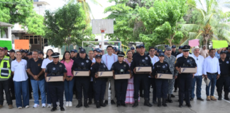 Entregan uniformes a policías municipales de la Costa para mejorar su operatividad