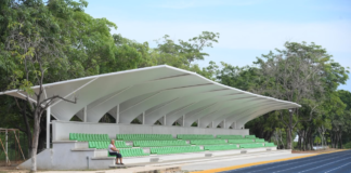 Entrega Jara unidad deportiva en Puerto Escondido, San Pedro Mixtepec