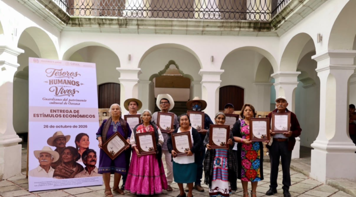 Entregan estímulos económicos a 10 personas con saberes ancestrales