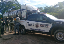 Asegura Policía Estatal pipa con hidrocarburo presuntamente ilegal en el Istmo