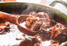 El sabor de la Mixteca llega a la ciudad de Oaxaca con el Festival del Mole de Caderas