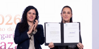 Sheinbaum firma decreto que prohíbe la doble nacionalidad