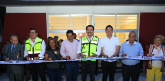 Ray Chagoya entrega nueva aula en primaria de Santa Rosa Panzacola