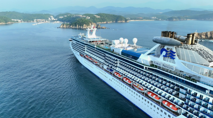 Arriba a Huatulco primer crucero de la temporada 2026-2027